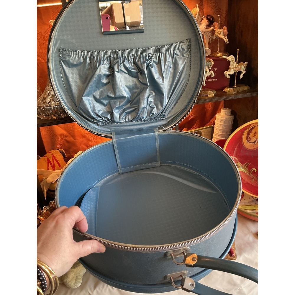 Vintage round carryon - Picture 2 of 3